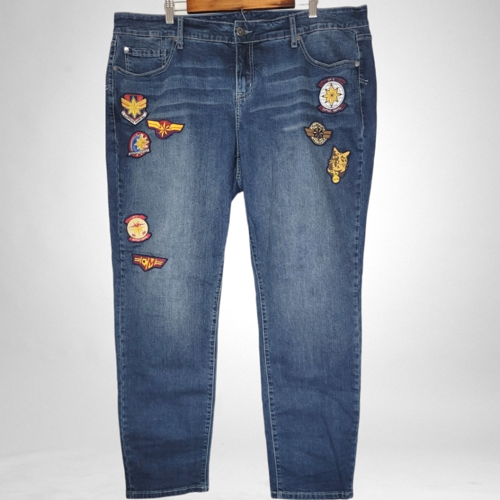 Captain Marvel Her Universe Patchwork Boyfriend J… - image 3